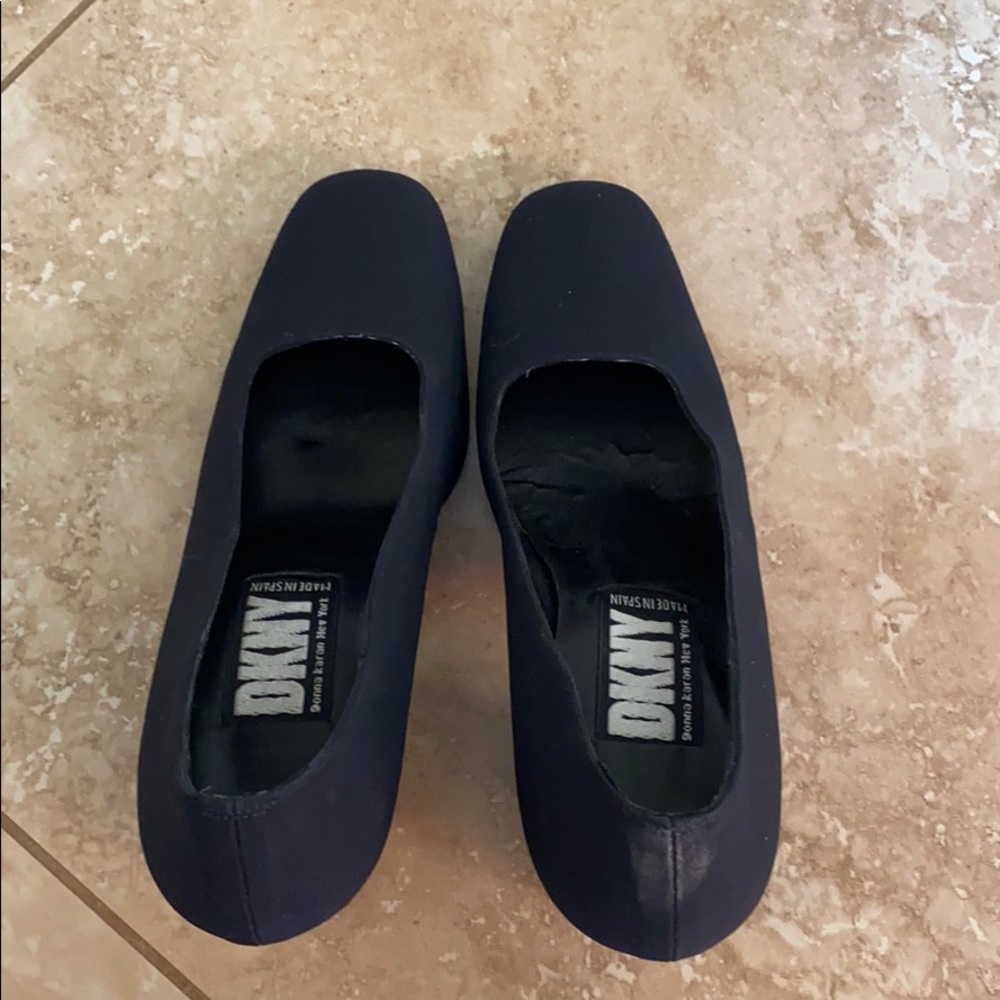 DKNY Vintage Black and Dark Blue Closed-Toe Heels